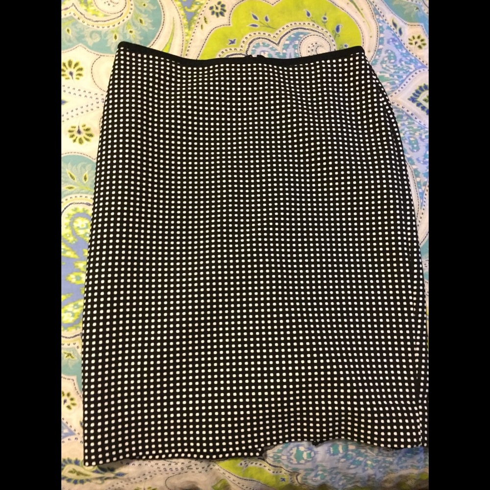 White House Black Market Textured Pencil Skirt